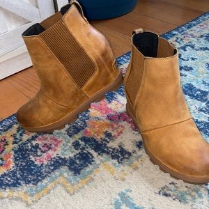 Sorel Wedge boots
